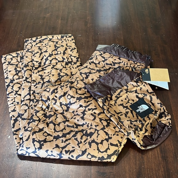 The North Face Circaloft Pant in Almond Butter Graphic Dye Print Size M NWT - Picture 13 of 15